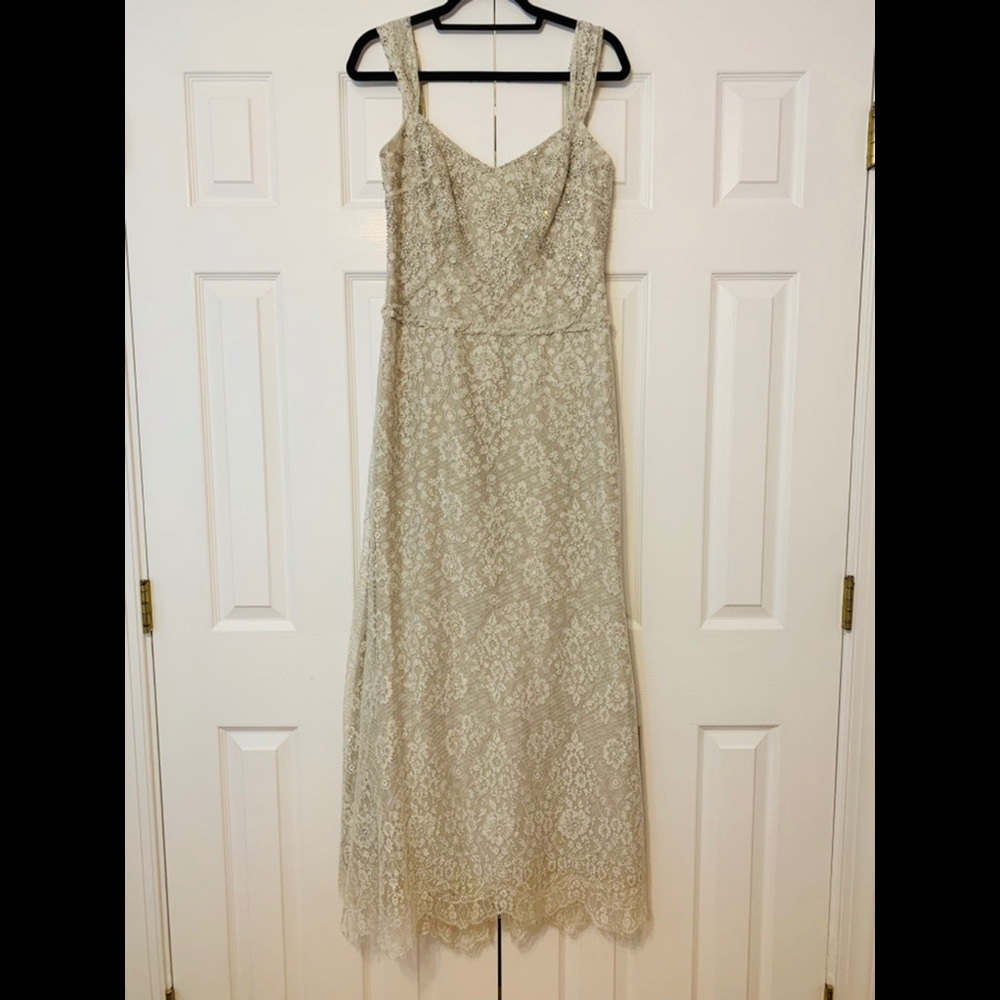 NWT Badgley Mischka Evening Gown w/ Shawl (Size 6)